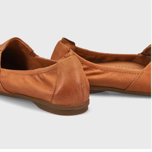 Leathher Women's Tan Loafers new - Picture 2 of 2